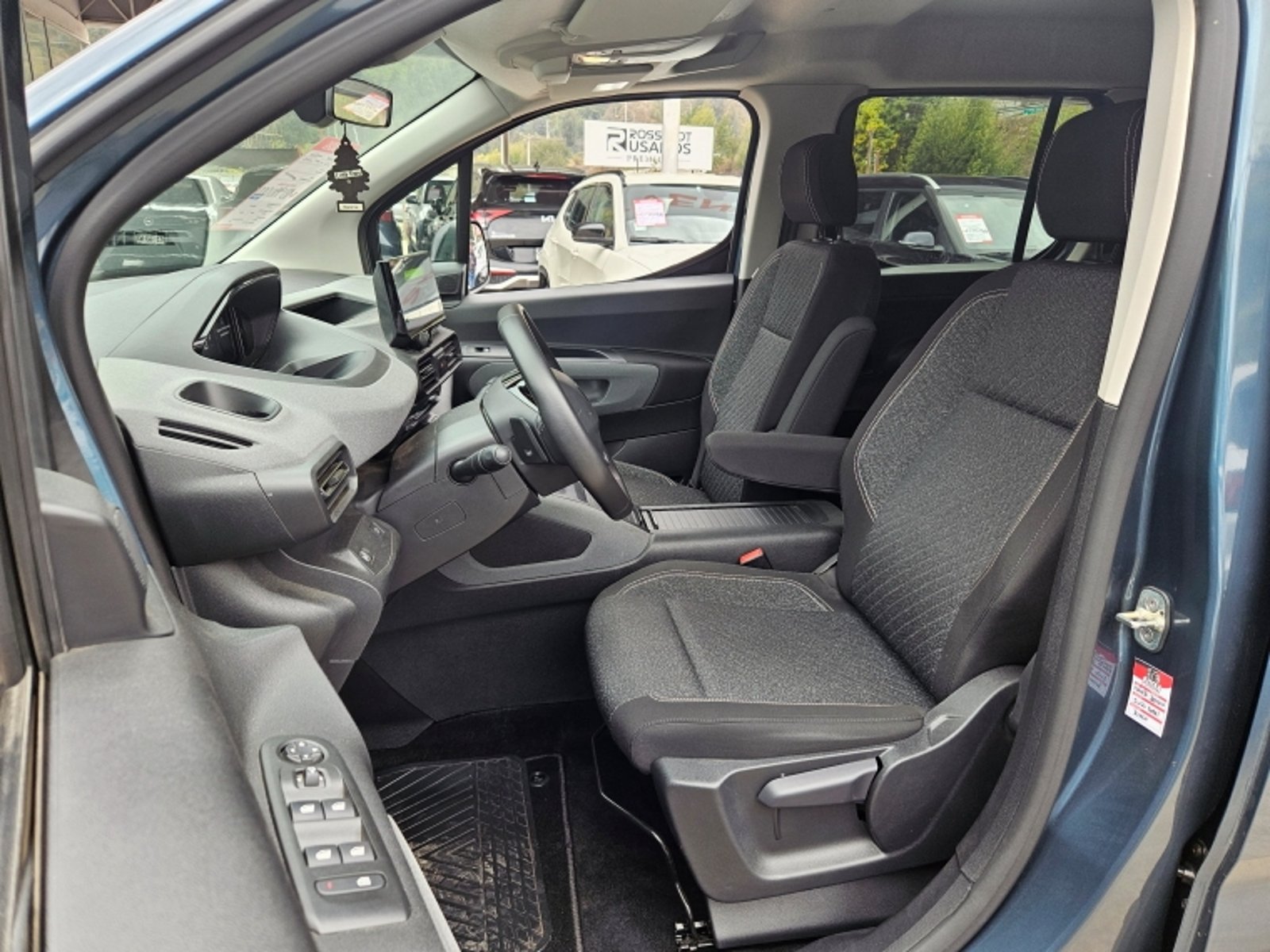 PEUGEOT Rifter Allure 1.5 Aut 2025 - Imagen 15 de 20
