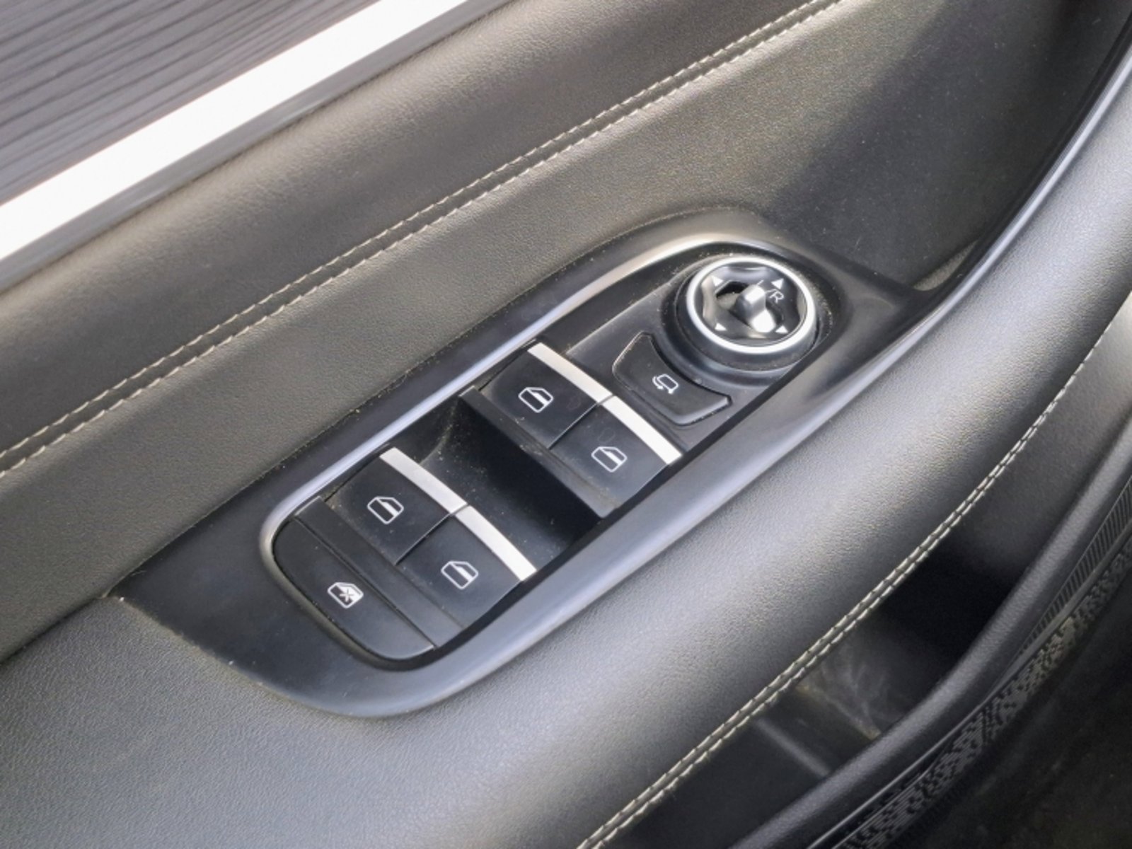 CHERY Tiggo 8 Pro Glx Dct 1.6 Aut 2023 - Imagen 8 de 20