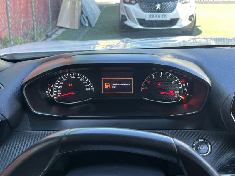 Peugeot 2008 Active 130 1.2 2023 - Imagen 16 de 20