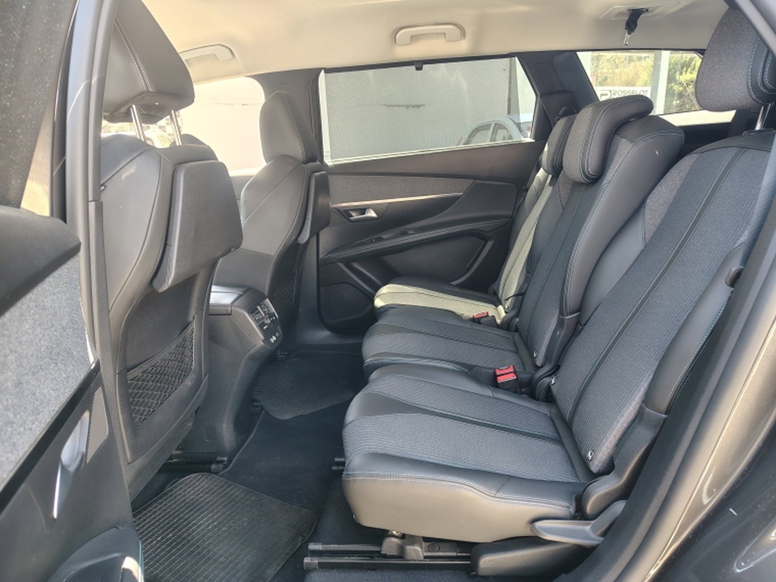 PEUGEOT 5008 Thp 165 1.6 Aut 2022 - Imagen 13 de 20