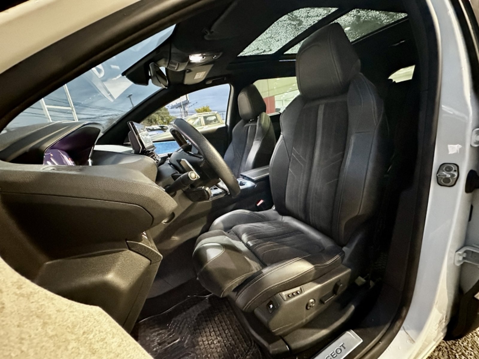 Peugeot NEW 5008 5008 Gt Bluehdi 1.5 Aut 2023 - Imagen 9 de 20