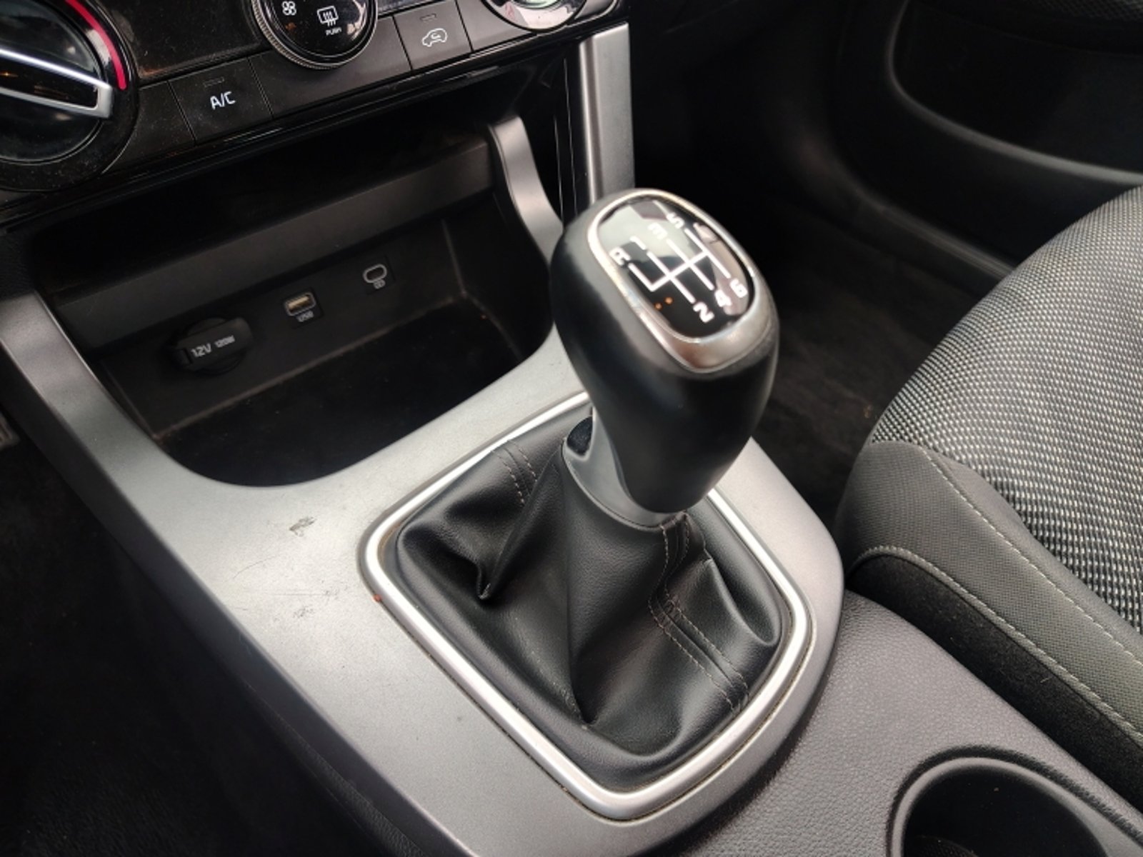 KIA Seltos Ex 1.5 2024 - Imagen 12 de 20