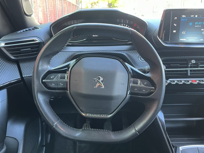 Peugeot 2008 Active 130 1.2 2023 - Imagen 15 de 20