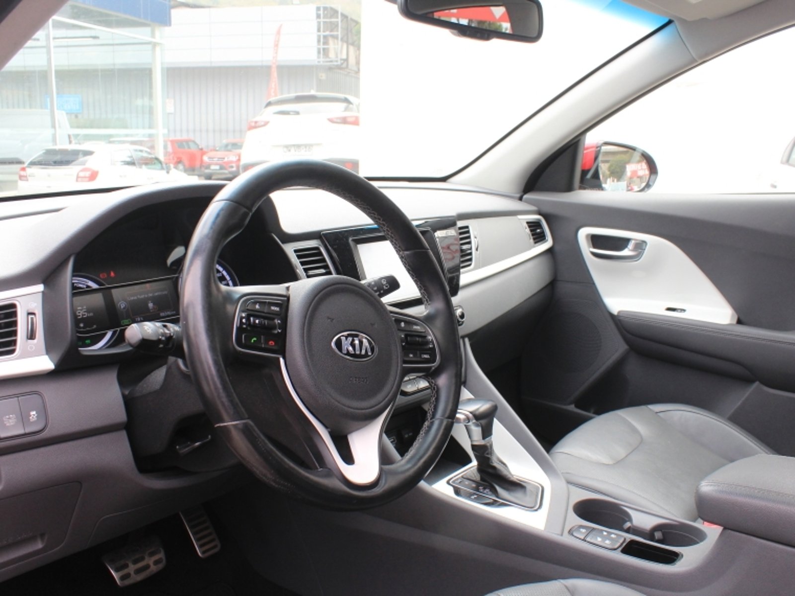 KIA Niro 1.6l Gdi 6dct At 4x2 2018 - Imagen 10 de 20