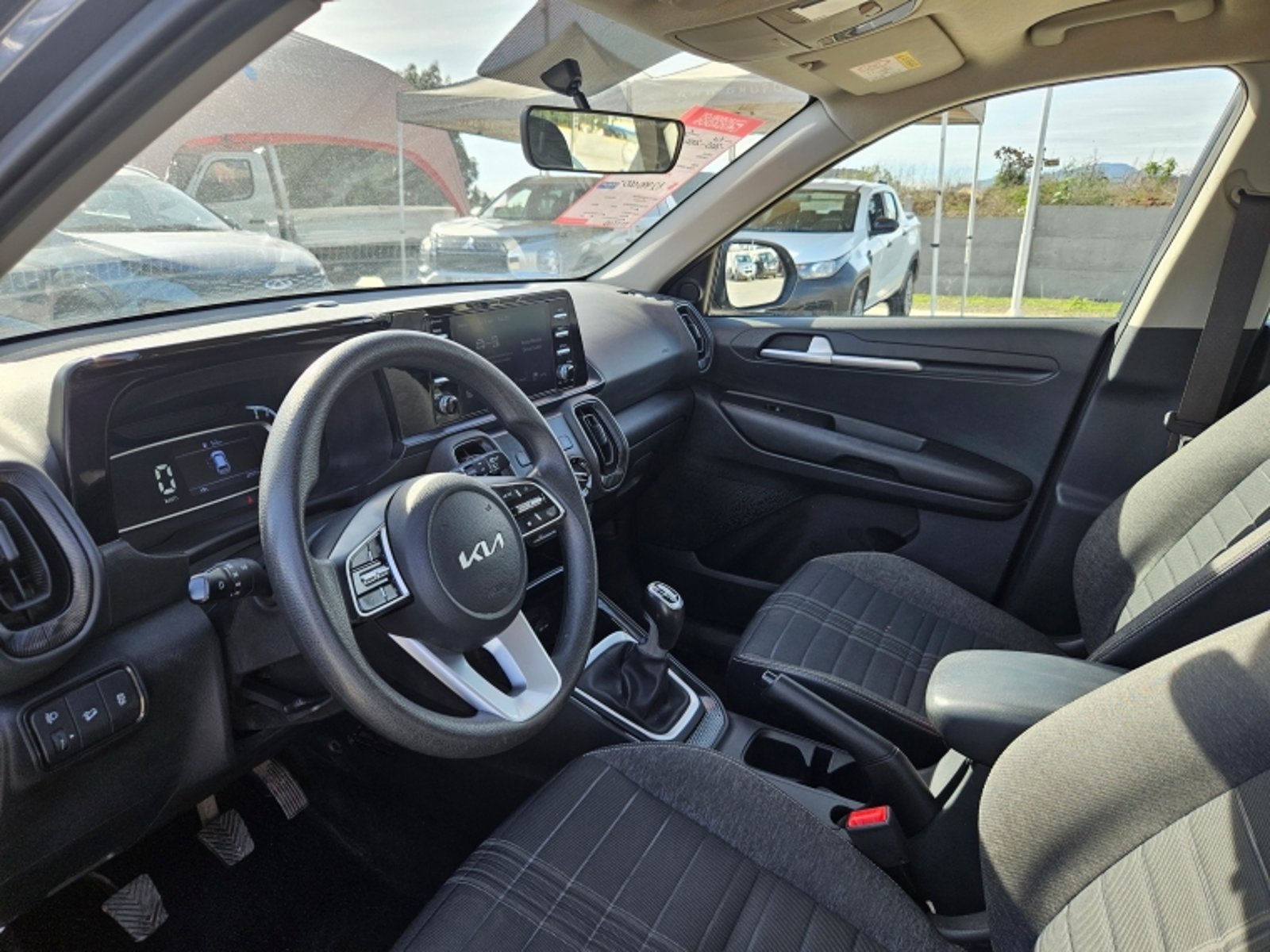 Kia Sonet Ex 4x2 Mt 1.5 2025 - Imagen 9 de 18