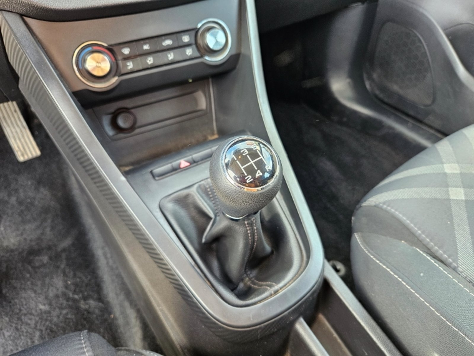MG 3 Std 1.5 2022 - Imagen 15 de 19