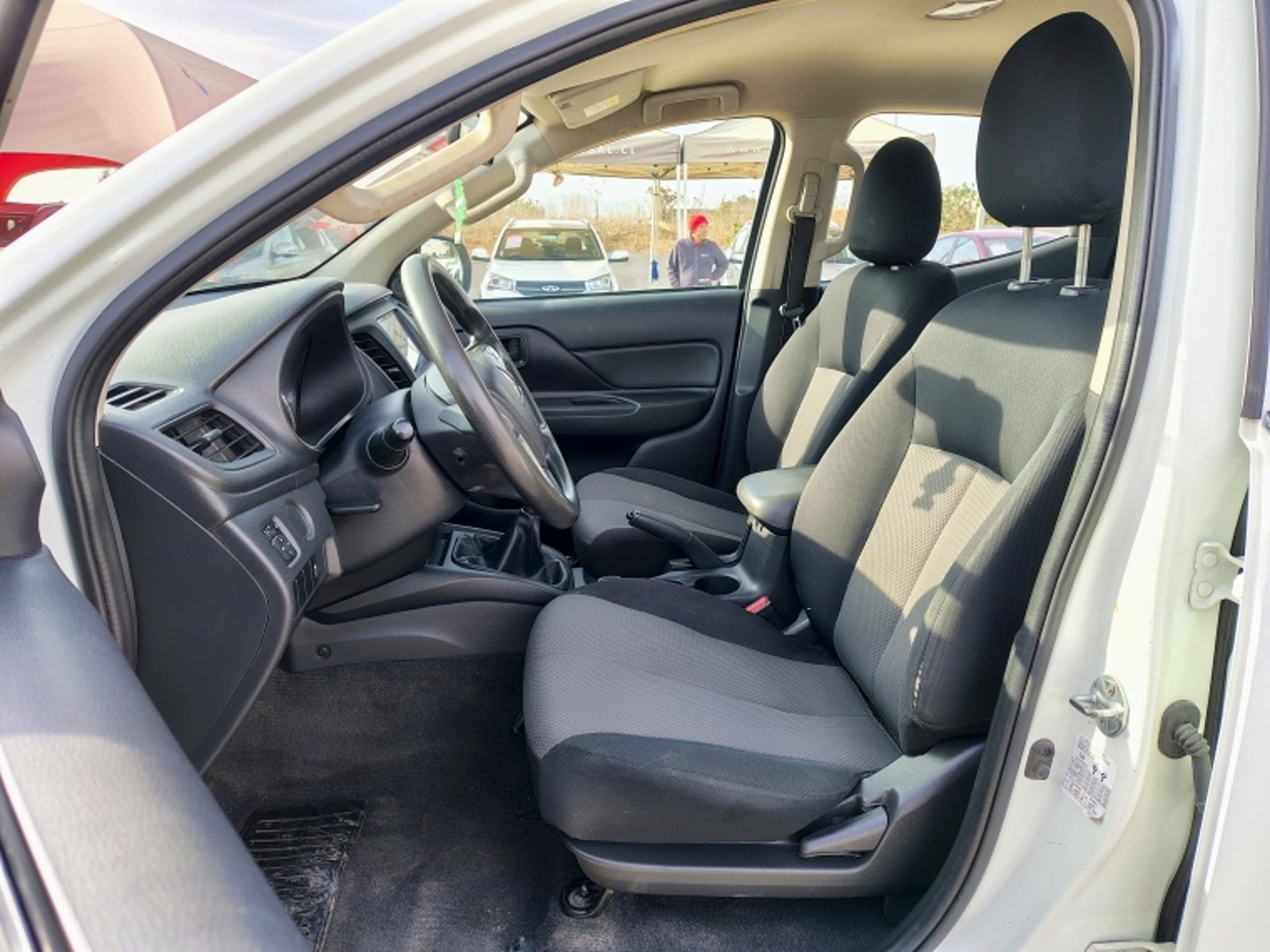 MITSUBISHI L200 D/c 2.4 Katana Crt 4x4 Special Pack 2023 - Imagen 14 de 20