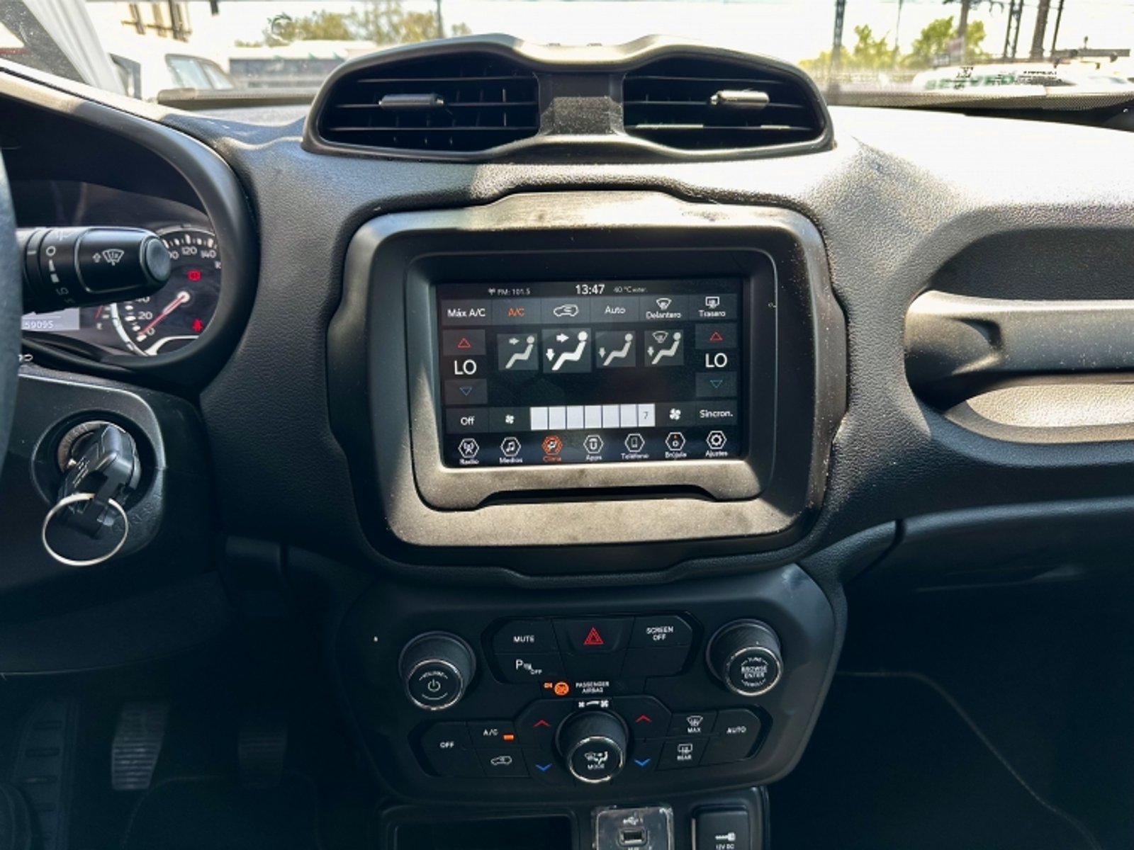 JEEP AVENGER Renegade Sport Lx 4x2 Mt 1.8 2023 - Imagen 12 de 20