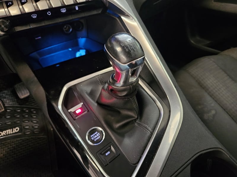 Peugeot 3008 Blue Hdi 130 1.5 2022 - Imagen 15 de 20