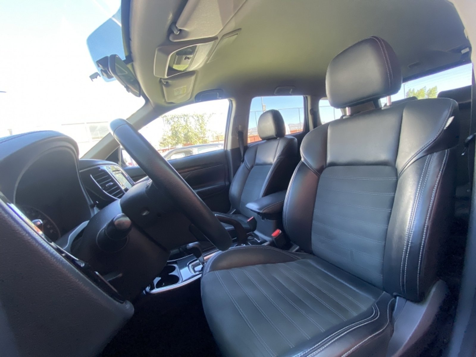 MITSUBISHI Outlander Cvt 2.0 Aut 2022 - Imagen 9 de 20