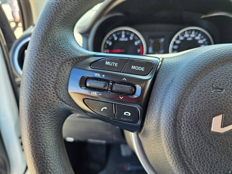 Kia Soluto 1.4 2023 - Imagen 13 de 19