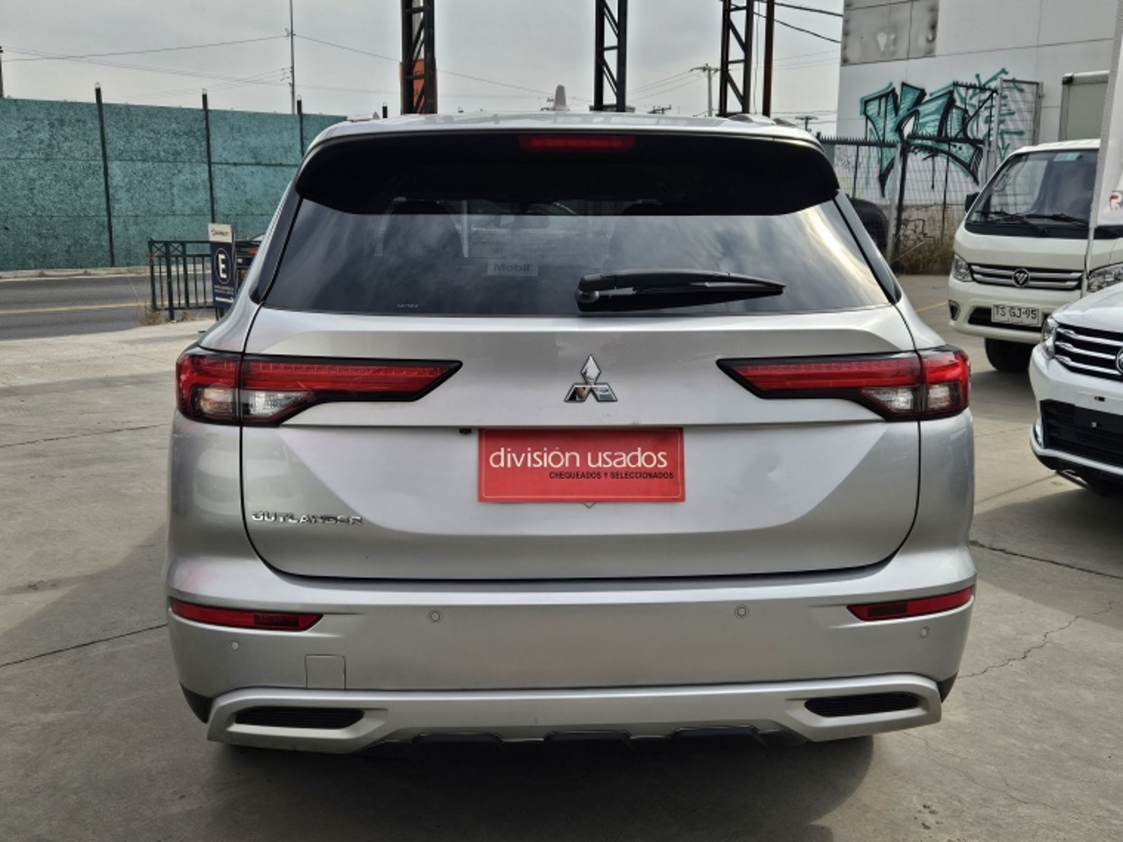 Mitsubishi Outlander Glx 2.5 Aut 2023 - Foto 5 de 20