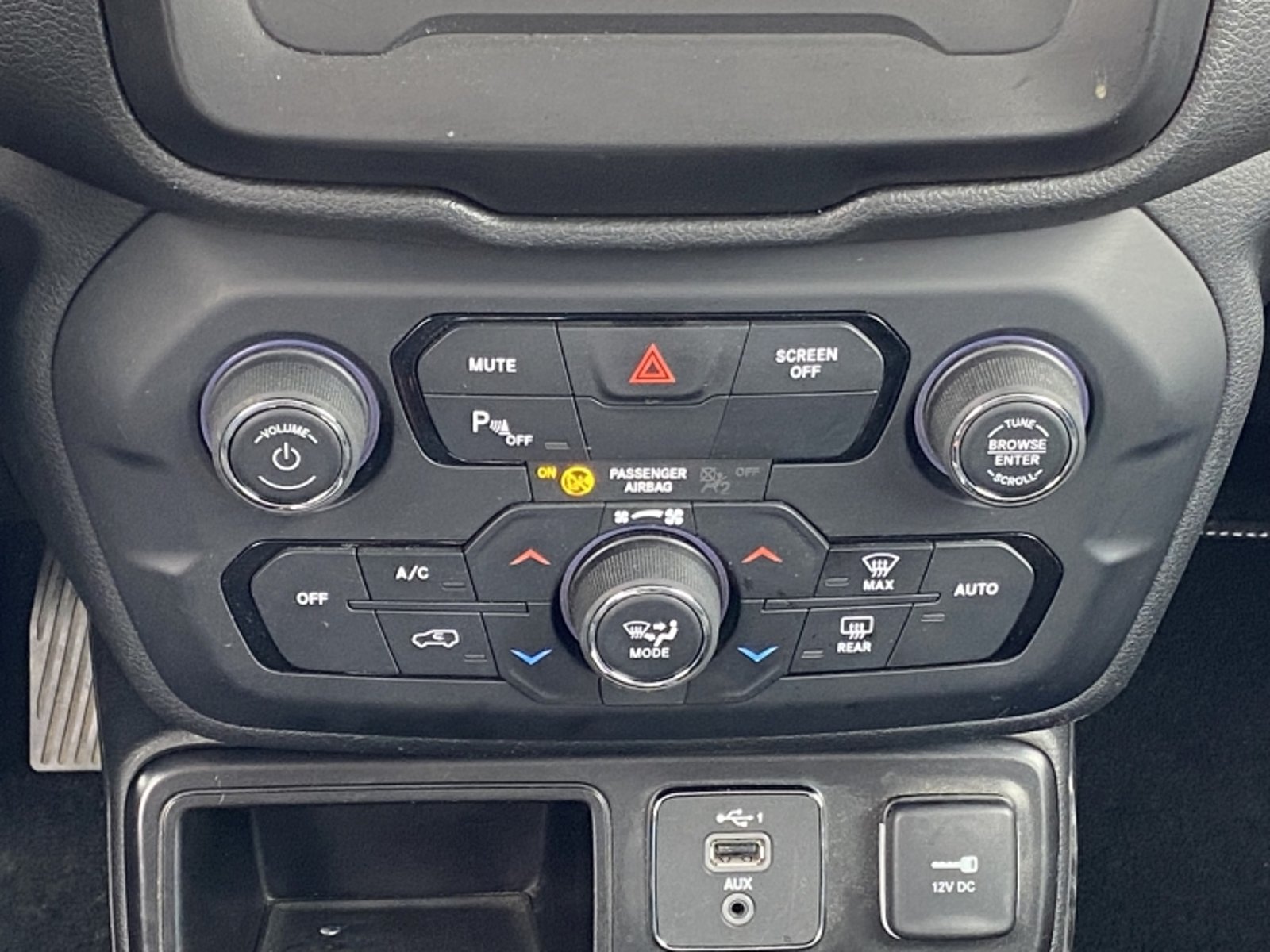 JEEP Renegade Sport 1.8 2022 - Imagen 13 de 20