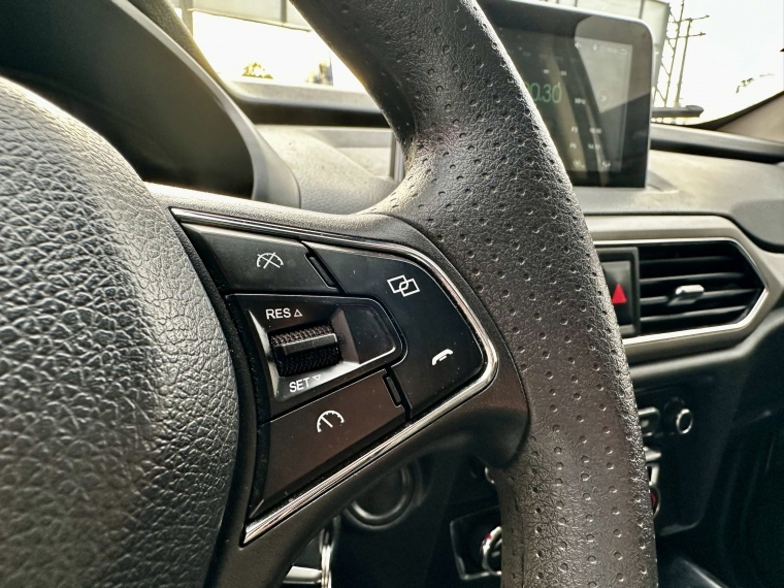 DFSK 560 Suv 560 4x2 1.8 2024 - Imagen 10 de 19