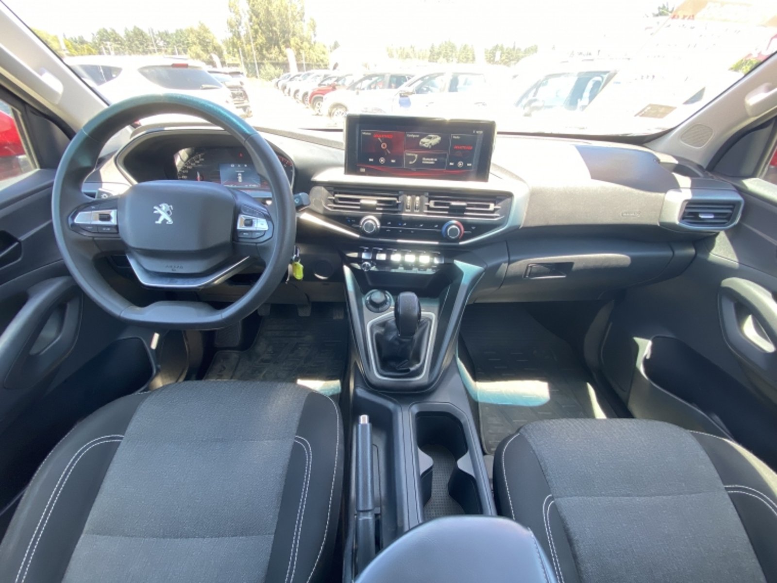 PEUGEOT Landtrek Blue Hdi 180 4x4 2.2 2024 - Imagen 18 de 20