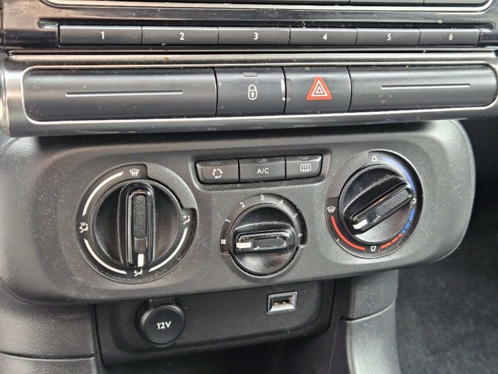 Citroën C3 AIRCROSS C3 Hdi Hatch Back 1.5 2021 - Imagen 19 de 20