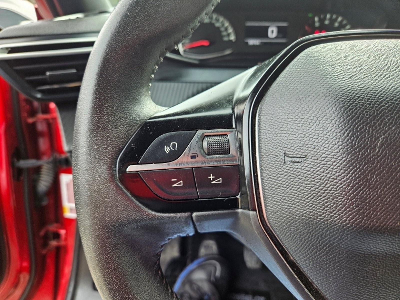 Peugeot 2008 Puretech 130 4x2 1.2 2023 - Imagen 19 de 20