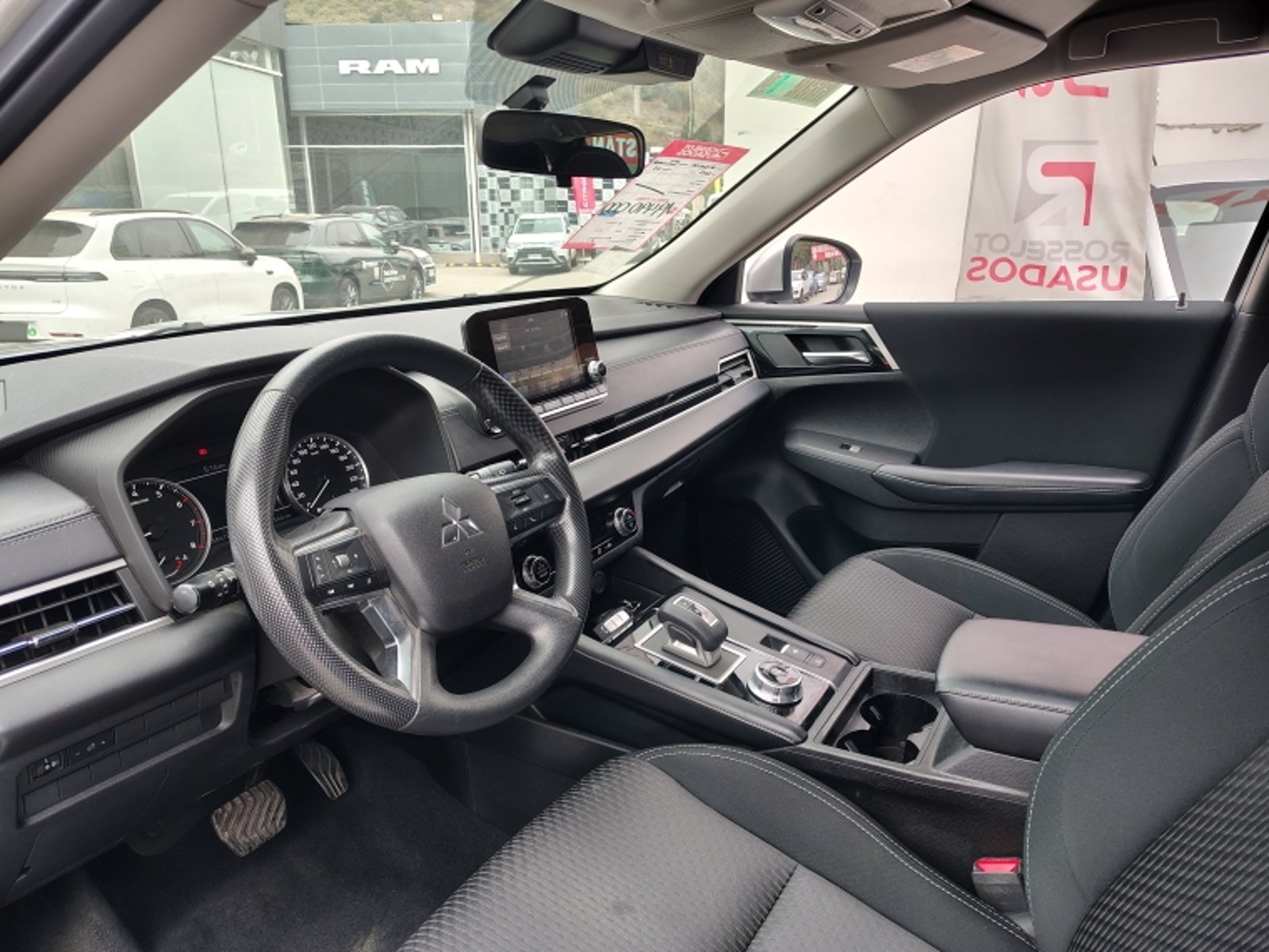 MITSUBISHI New Outlander 4x2 At Gl 2.5 Mn 2023 - Imagen 10 de 20