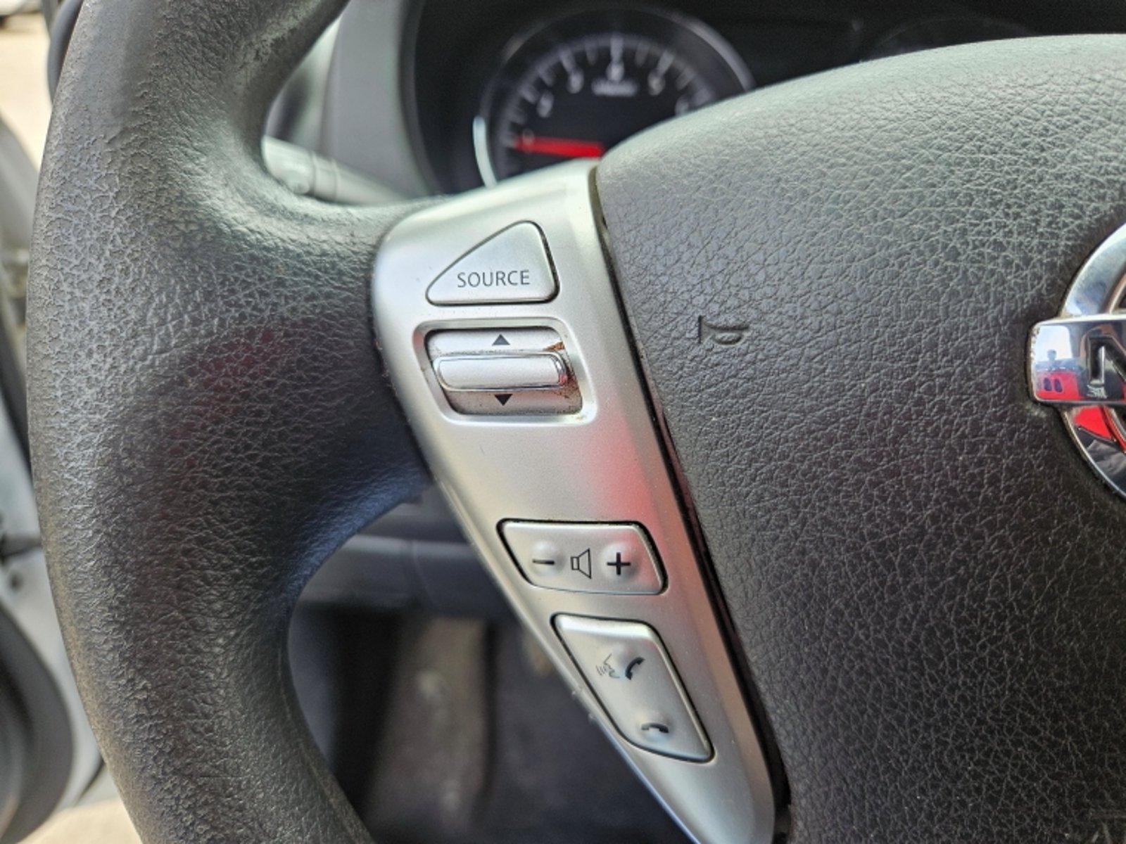 Nissan Versa 1.6 2018 - Imagen 18 de 20