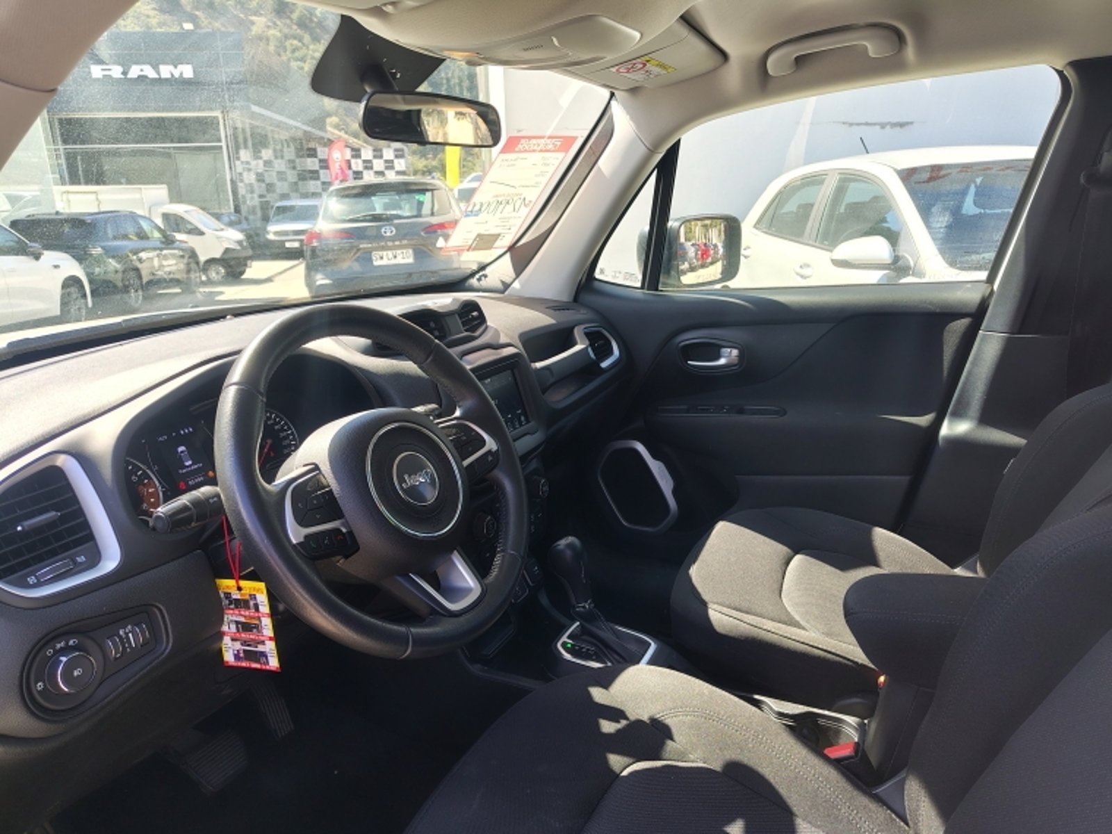 JEEP Renegade Sport Lx 1.8 Aut 2023 - Imagen 9 de 19
