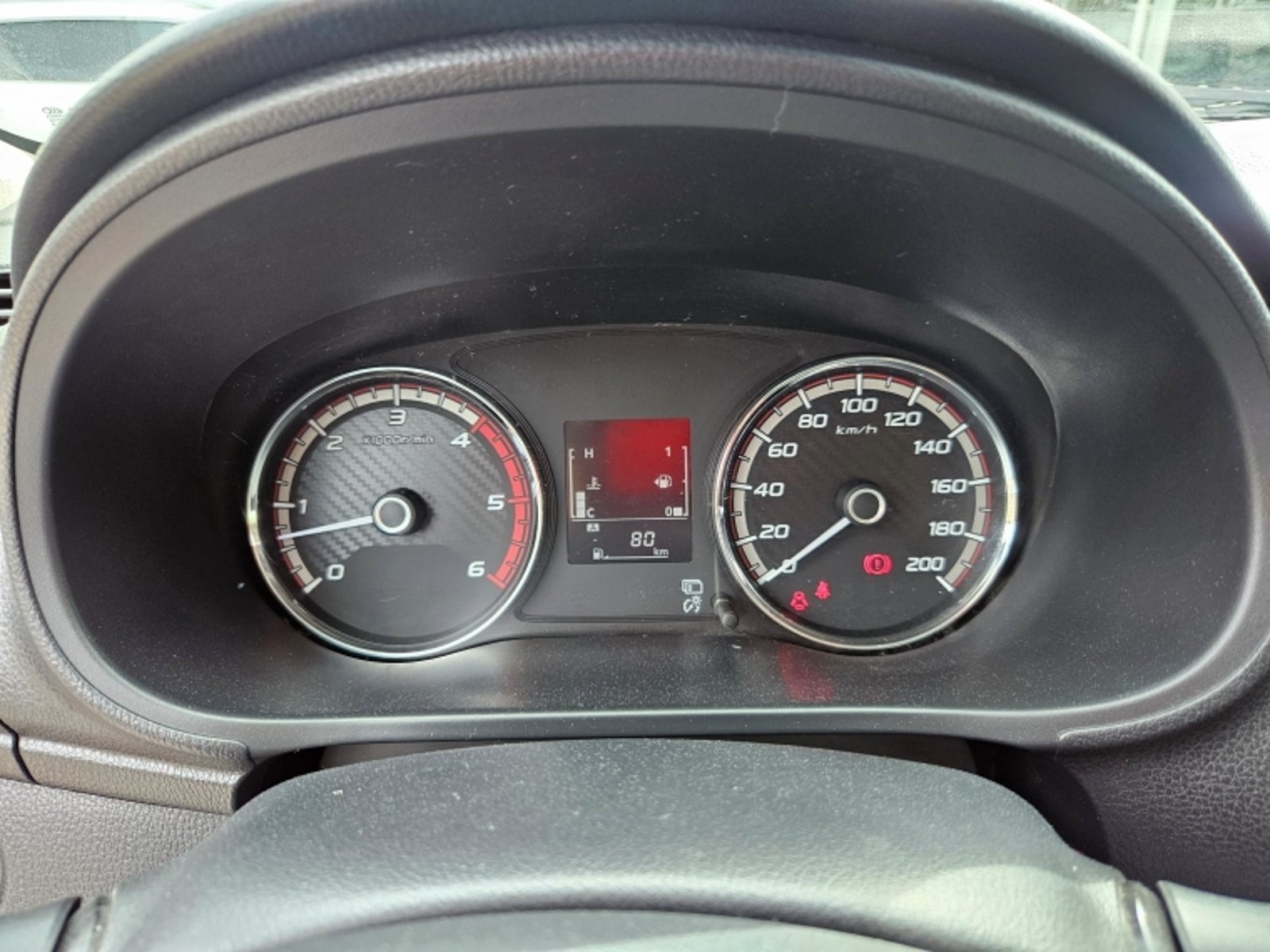 Mitsubishi L200 D/c 2.4 Katana Crt 4x4 Special Pack 2023 - Imagen 13 de 20