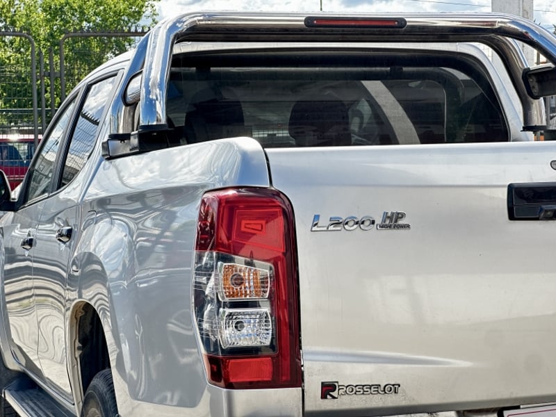 Mitsubishi L200 Dakar Hp 4x4 2.4 2023 - Imagen 8 de 19