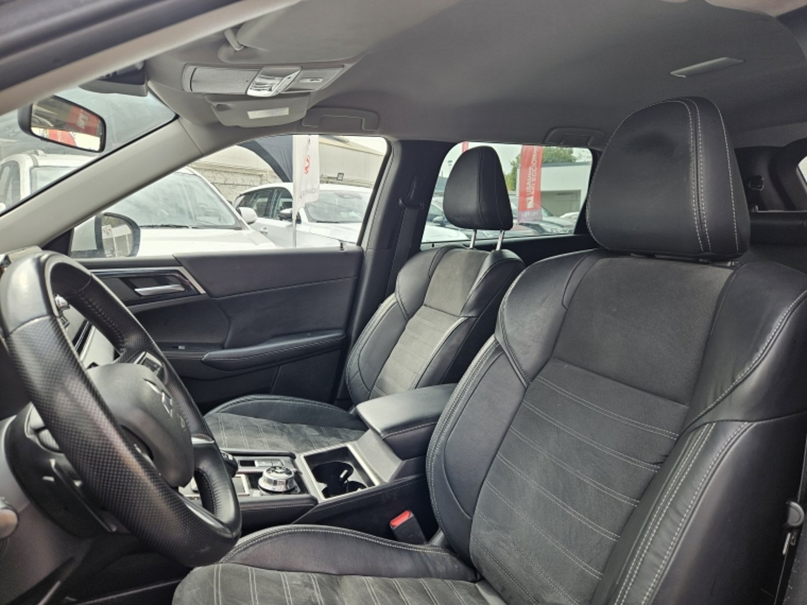 MITSUBISHI Outlander Glx 2.5 Aut 2023 - Imagen 17 de 20
