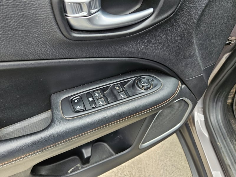 Jeep COMPASS All New Compass Longitud 2.4 Aut 2019 - Imagen 11 de 19