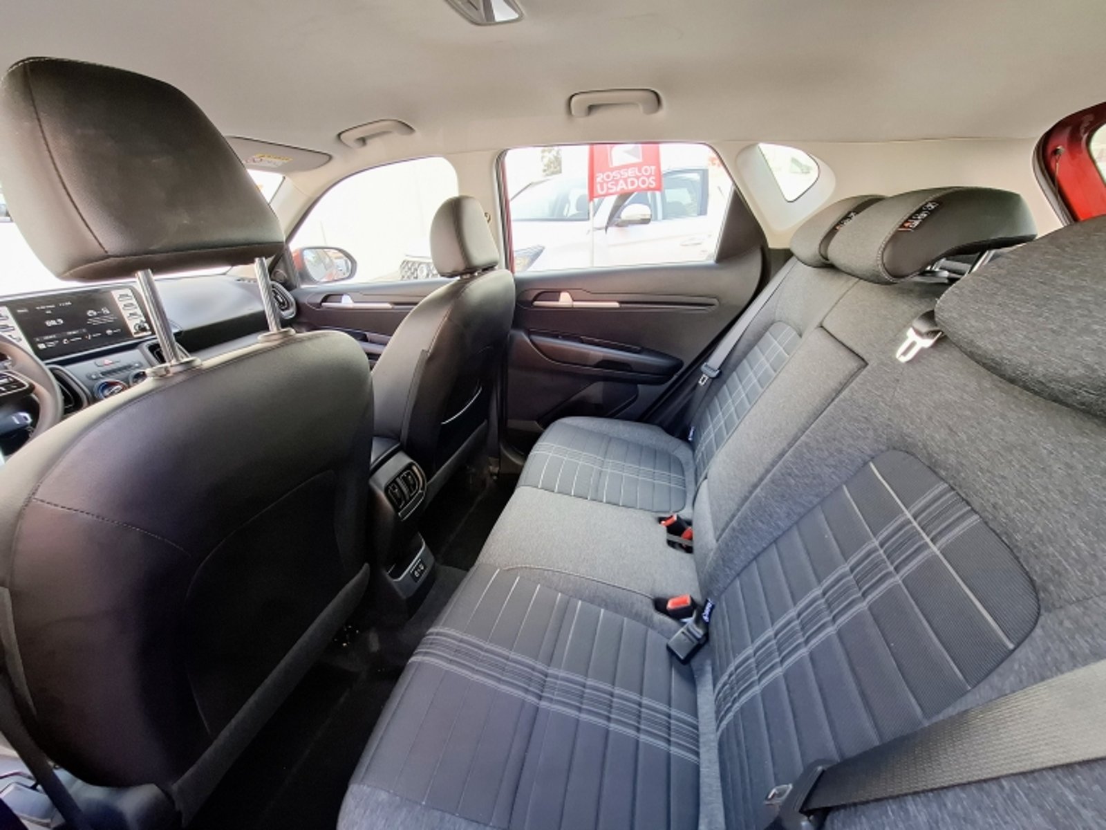 KIA Sonet 1.5 Aut 2025 - Imagen 18 de 20