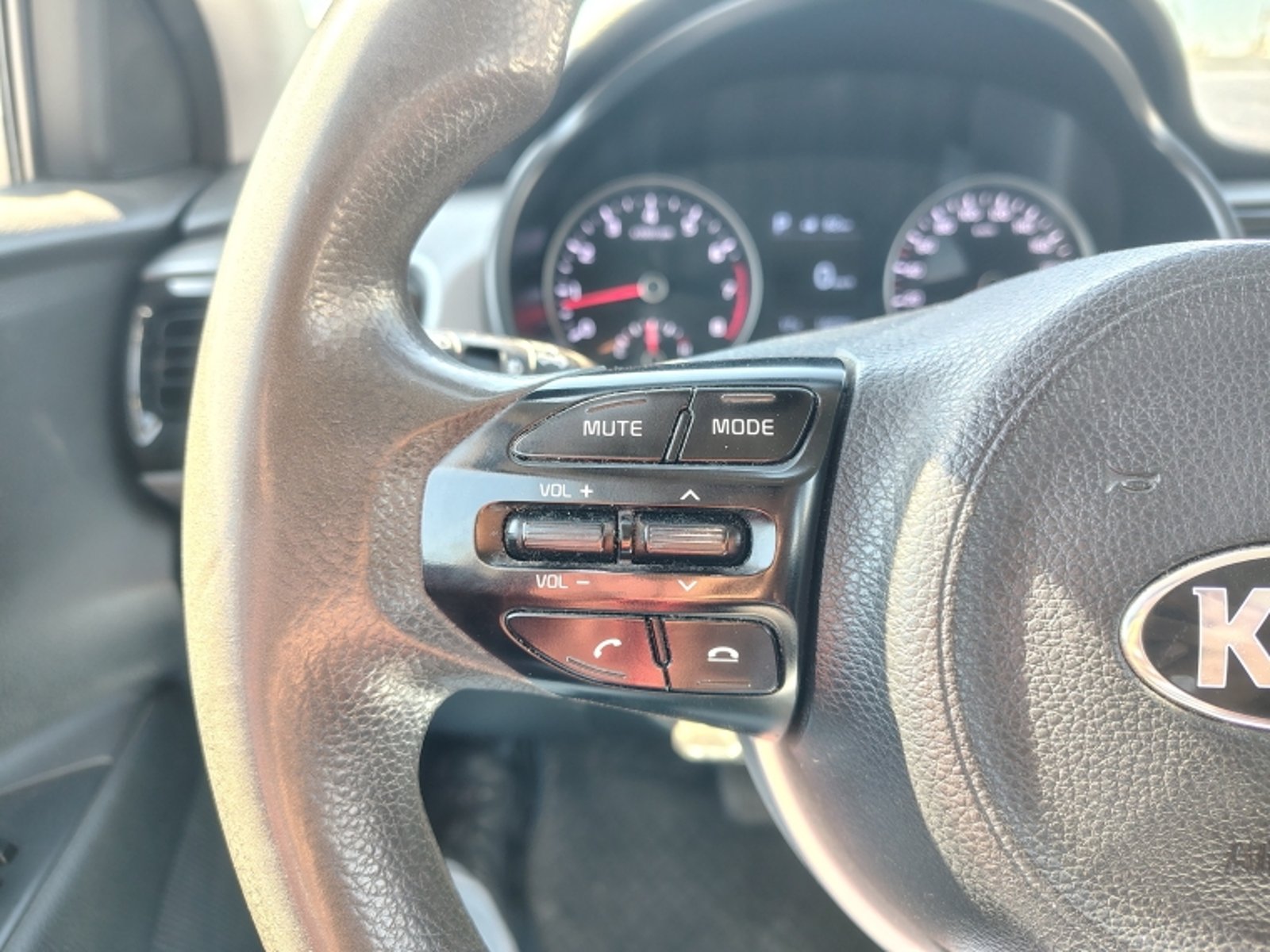KIA Rio 4 Ex 1.4 Aut 2019 - Imagen 16 de 20