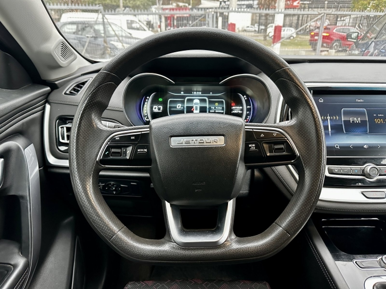 JETOUR X70 Gl 1.5 2022 - Imagen 10 de 20