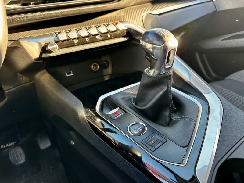 Peugeot 3008 Active Bluehdi 1.5 2022 - Imagen 14 de 20