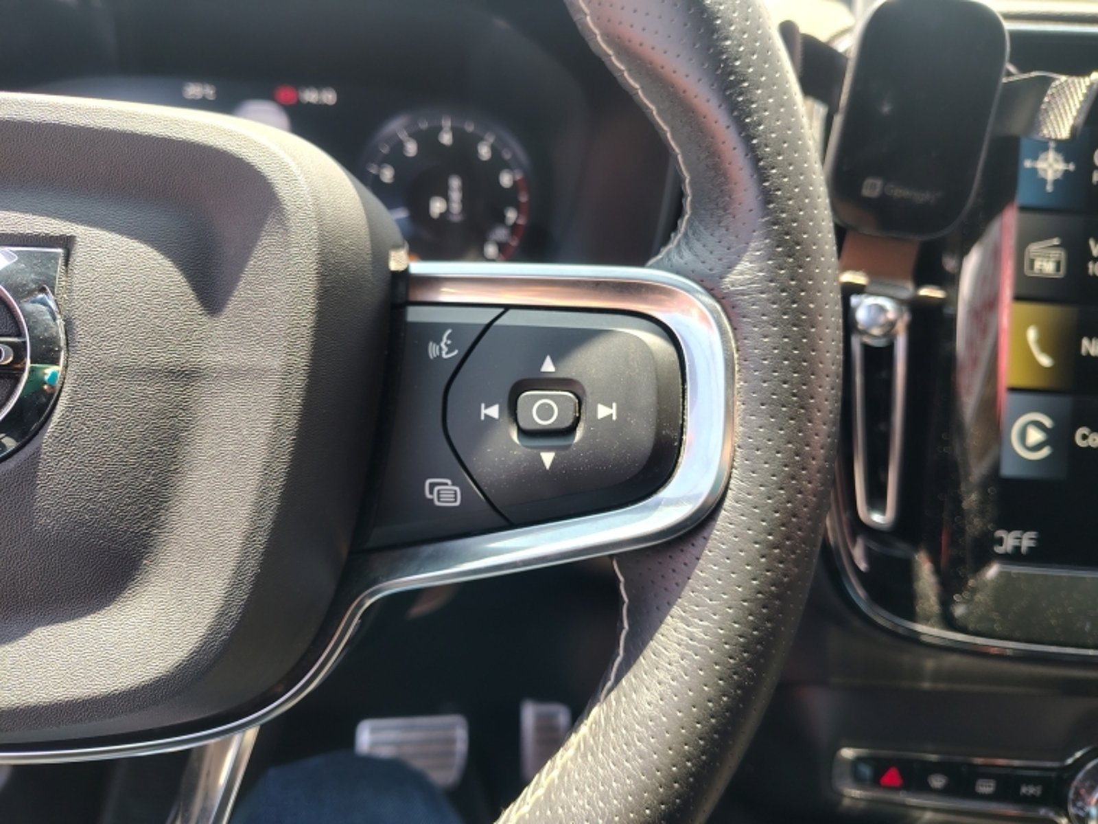 VOLVO Xc40 T4 Fwd 2.0 Aut 2021 - Imagen 19 de 20