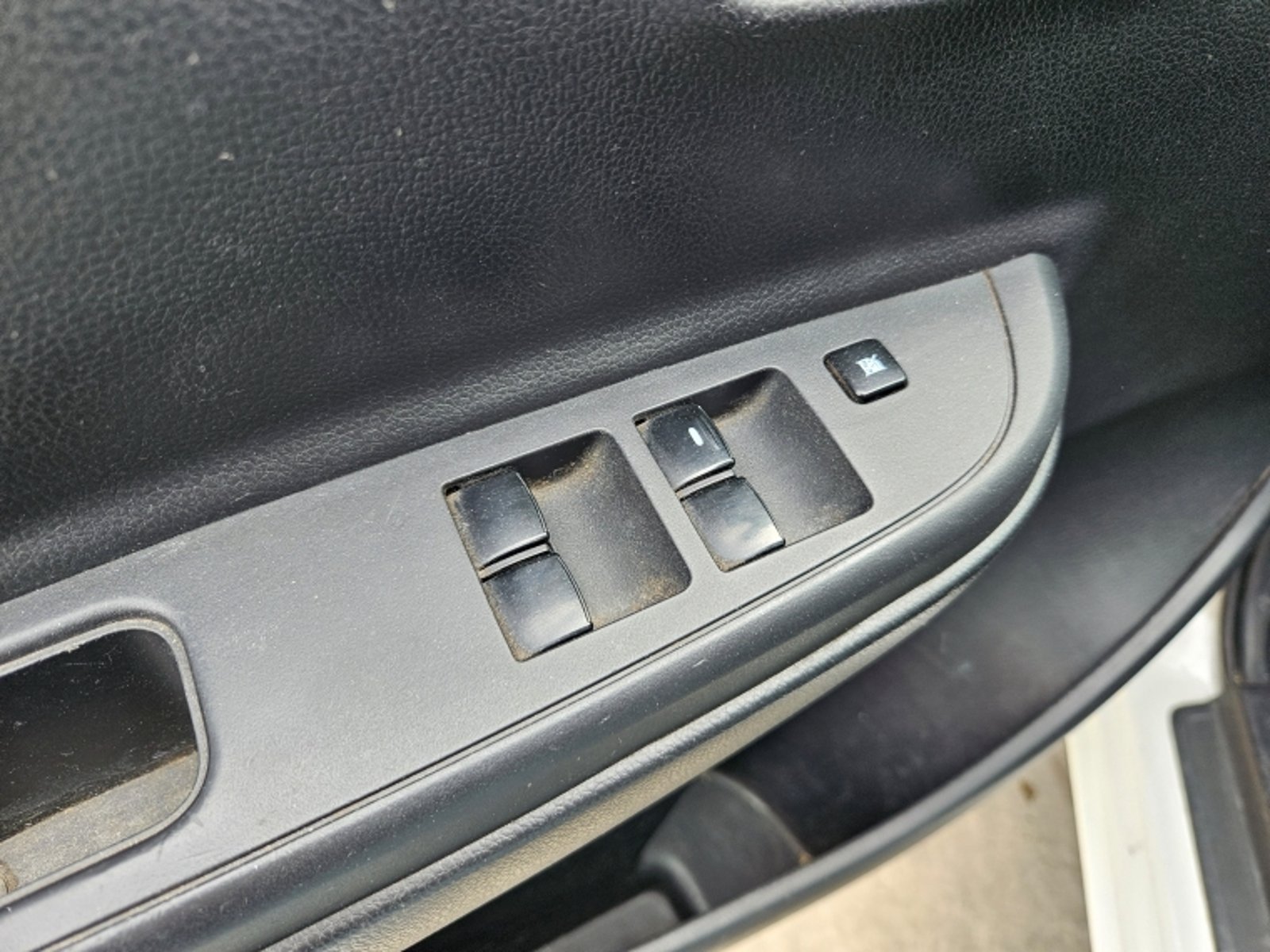 Mitsubishi L200 D/c 2.4 Katana Crt 4x4 Special Pack 2023 - Imagen 11 de 20