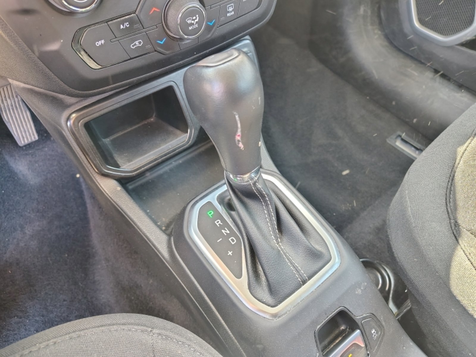 JEEP Renegade Sport Lx 1.8 Aut 2023 - Imagen 12 de 19