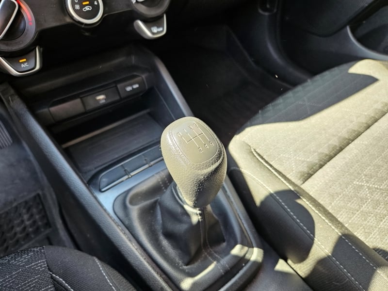 Kia Rio 4 6mt 1.4 2024 - Imagen 15 de 20