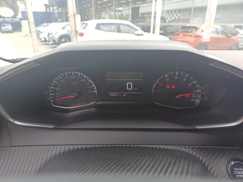 Peugeot 2008 Puretech 130 1.2 2023 - Imagen 16 de 19