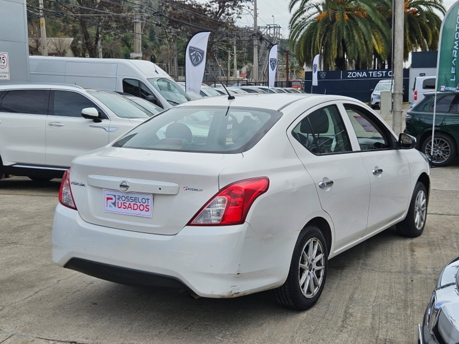 Nissan Versa 1.6 2018 - Imagen 6 de 20