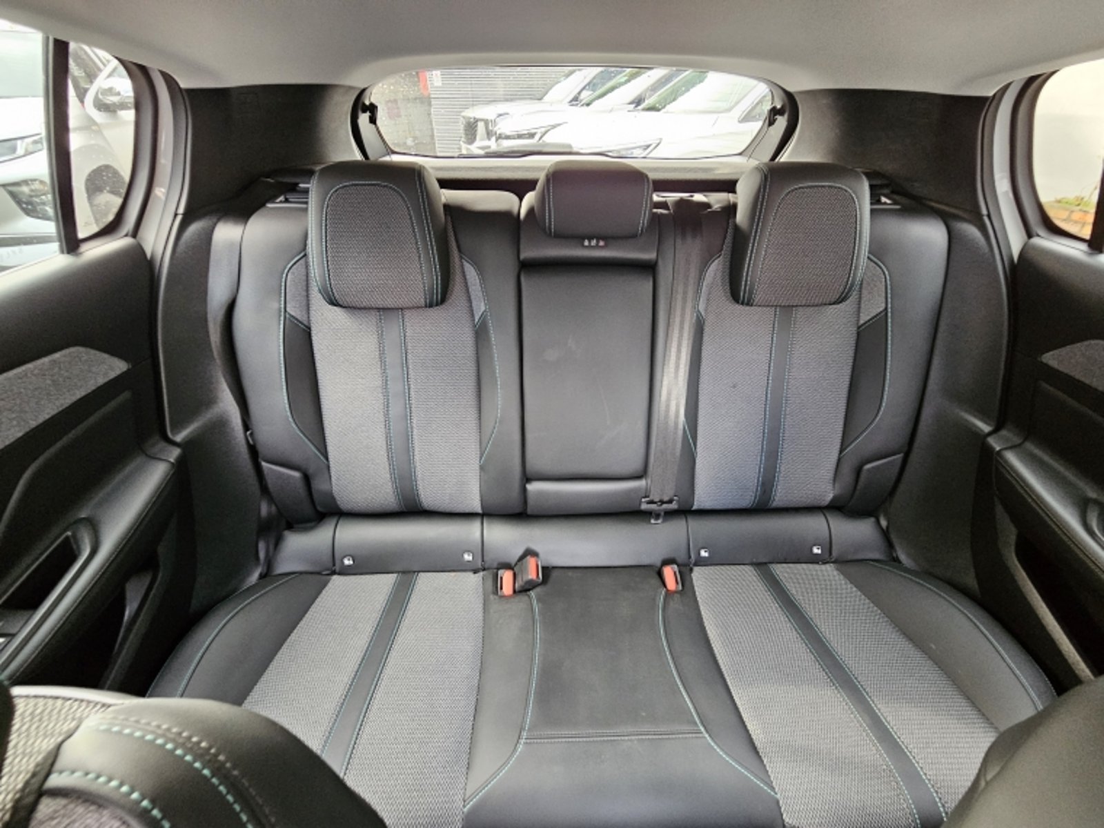 PEUGEOT 308 Bluehdi 1.5 Aut 2023 - Imagen 14 de 20