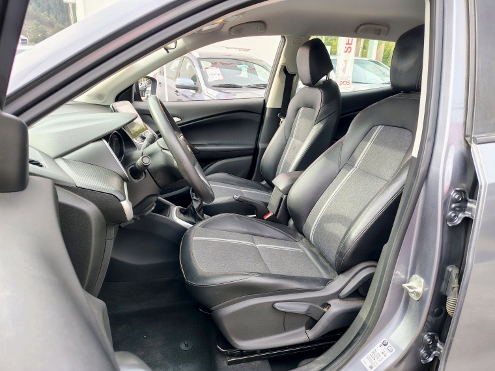 CHEVROLET Tracker 1.2t 2023 - Imagen 11 de 20