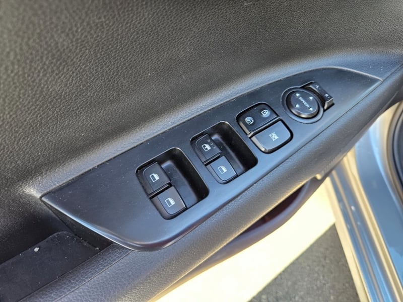 Kia Rio 4 6mt 1.4 2024 - Imagen 13 de 20