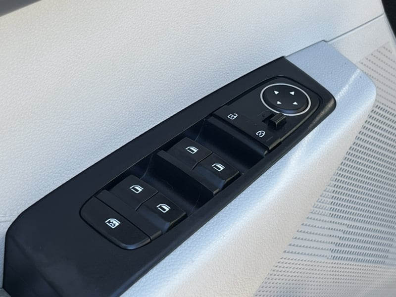 Kia Carens Lx 1.5 2023 - Imagen 12 de 20