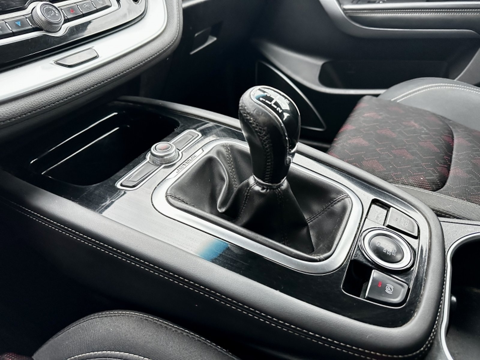 JETOUR X70 Gl 1.5 2022 - Imagen 14 de 20