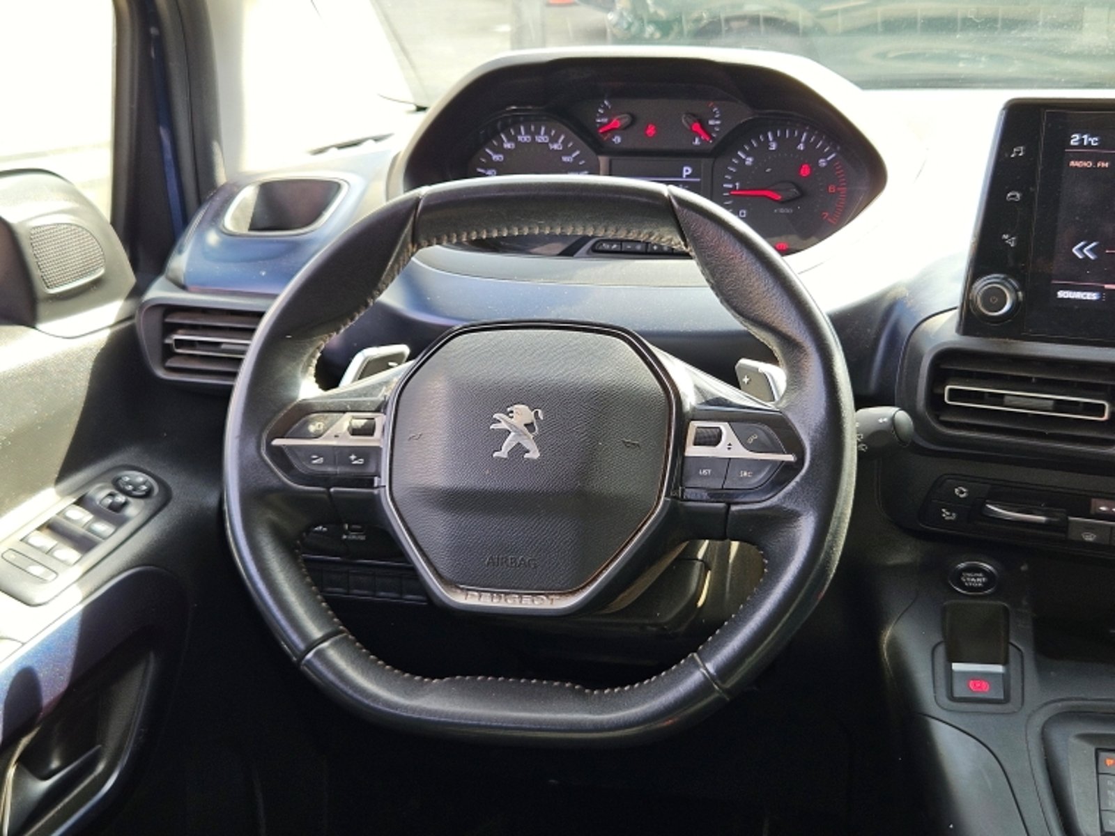 Peugeot Rifter Bluehdi 130 1.5 At 2024 - Imagen 9 de 20