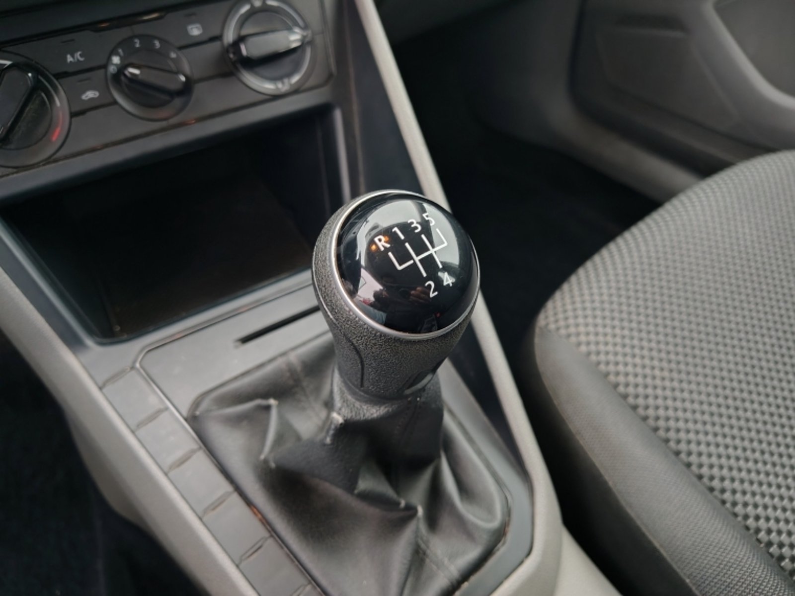 VOLKSWAGEN Virtus 1.6 2019 - Imagen 16 de 20