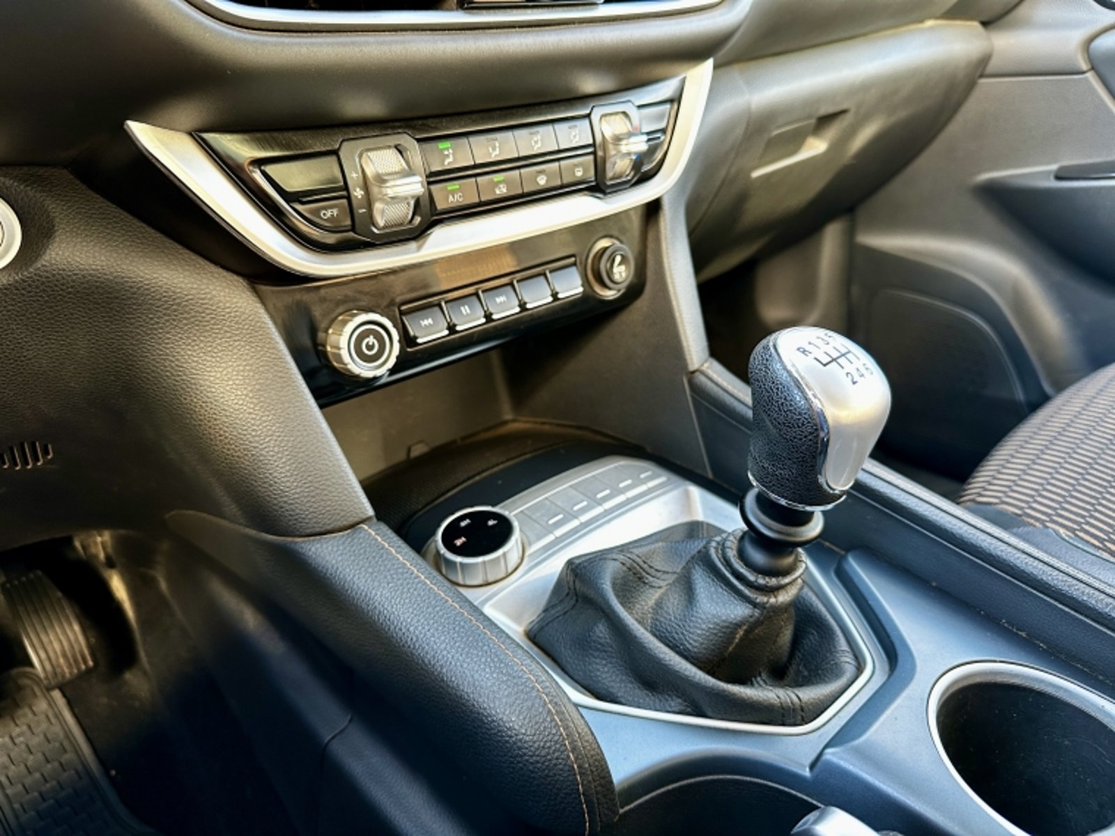 FOTON G7 4x4 2.0 2024 - Imagen 13 de 20