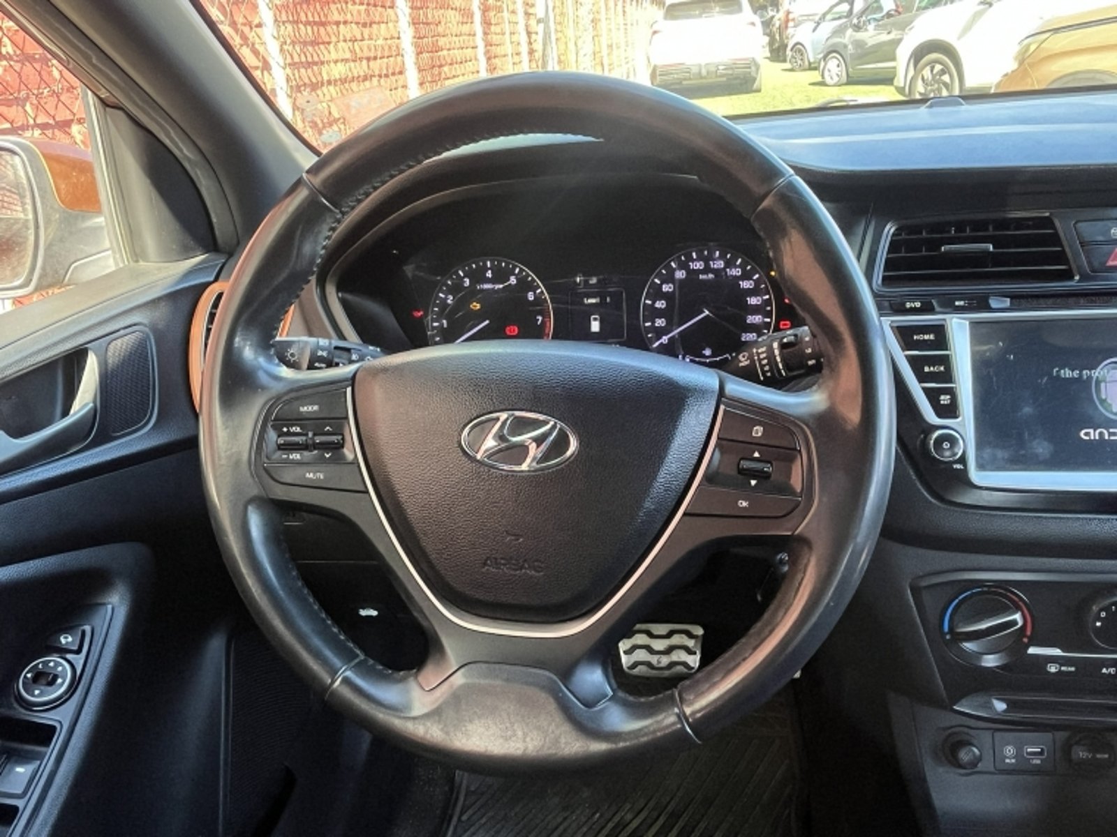 HYUNDAI I-20 I20 Active Gl 1.4 Aut 2017 - Imagen 14 de 20