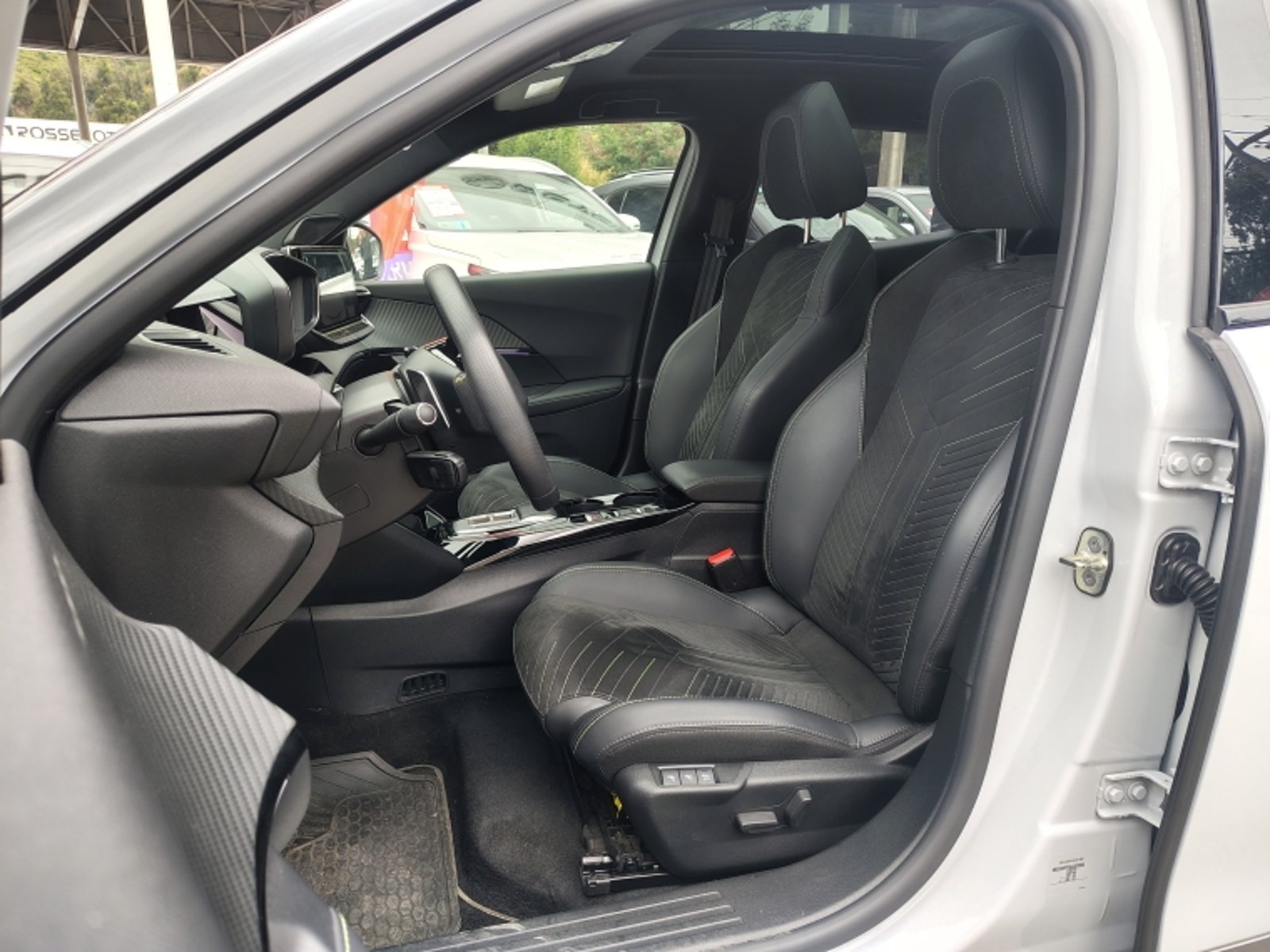PEUGEOT 2008 4x2 1.2 Aut 2025 - Imagen 15 de 20