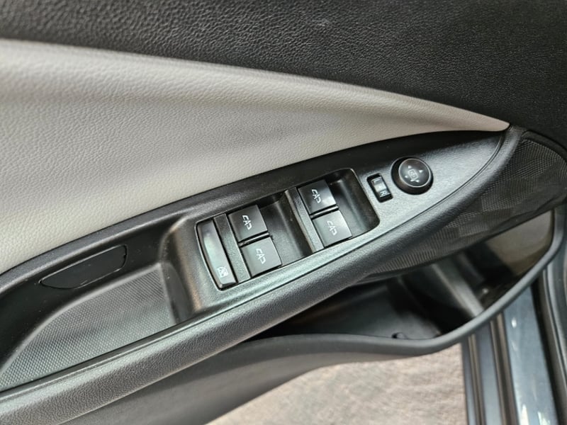 Chevrolet Onix Hb 1.0 At 2023 - Imagen 13 de 19