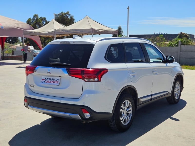 Mitsubishi Outlander 2.0 2018 - Imagen 7 de 20